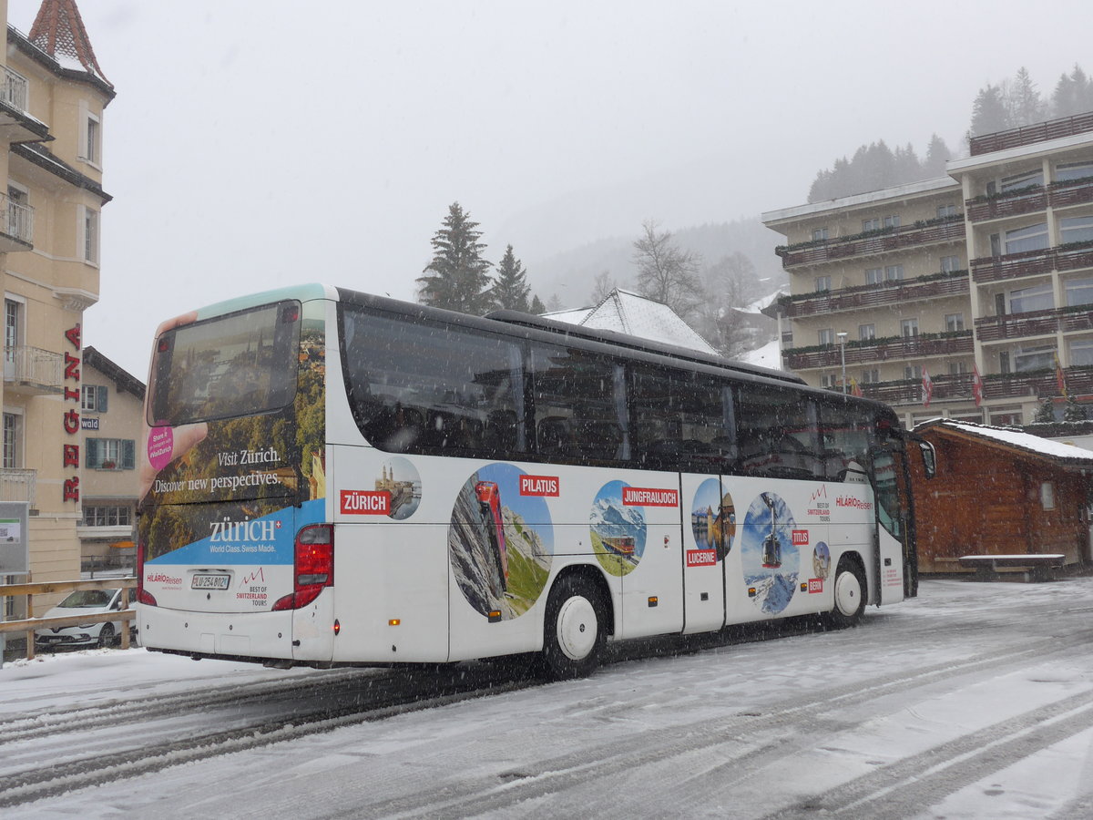 (199'889) - Hil�rio, Sch�tz - LU 254'802 - Setra (ex Marti, Kallnach) am 10. Dezember 2018 beim Bahnhof Grindelwald