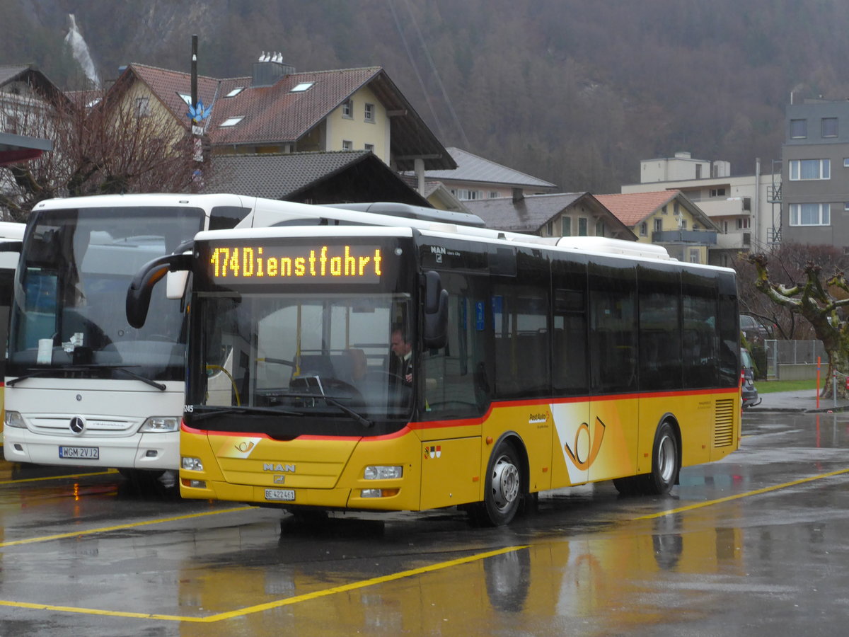 (200'103) - AVG Meiringen - Nr. 61/BE 422'461 - MAN/G�ppel am 24. Dezember 2018 in Meiringen, Postautostation
