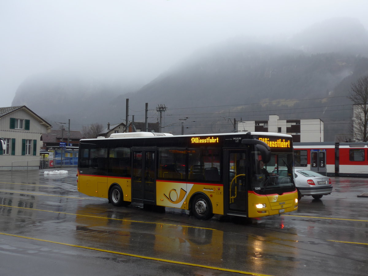 (200'112) - AVG Meiringen - Nr. 61/BE 422'461 - MAN/G�ppel am 24. Dezember 2018 in Meiringen, Postautostation