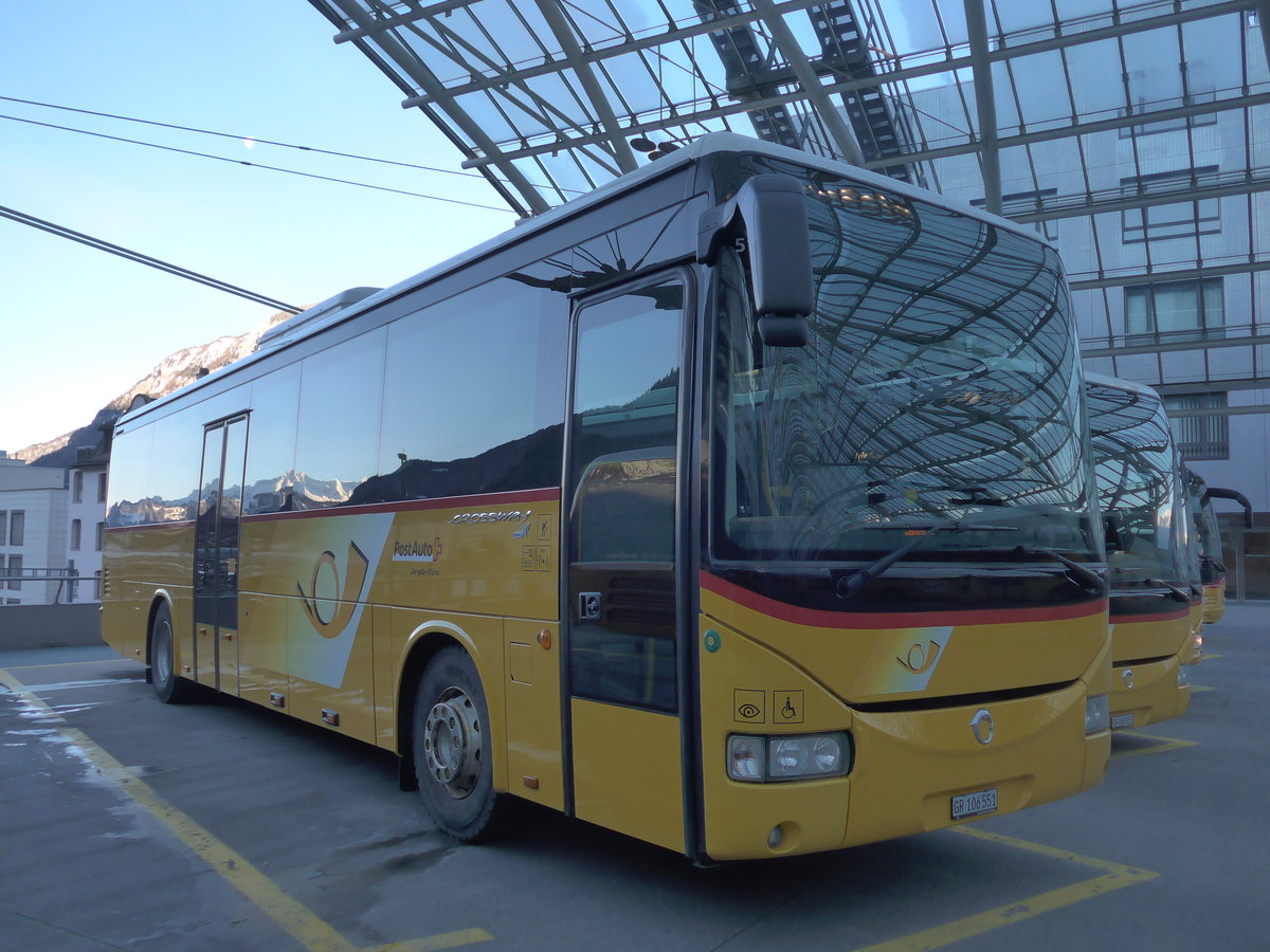 (200'254) - PostAuto Graub�nden - GR 106'551 - Irisbus am 26. Dezember 2018 in Chur, Postautostation