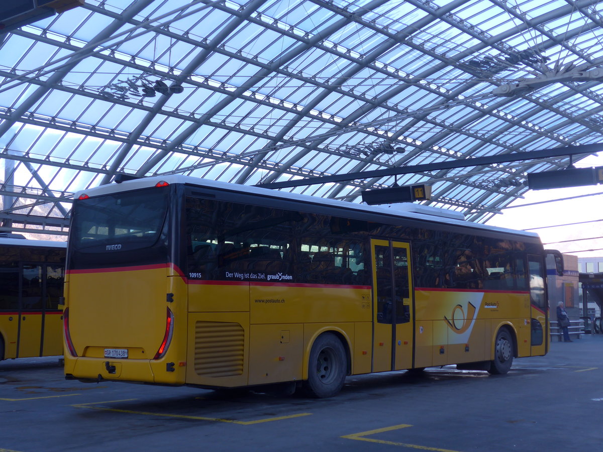 (200'308) - PostAuto Graub�nden - GR 170'438 - Iveco am 26. Dezember 2018 in Chur, Postautostation
