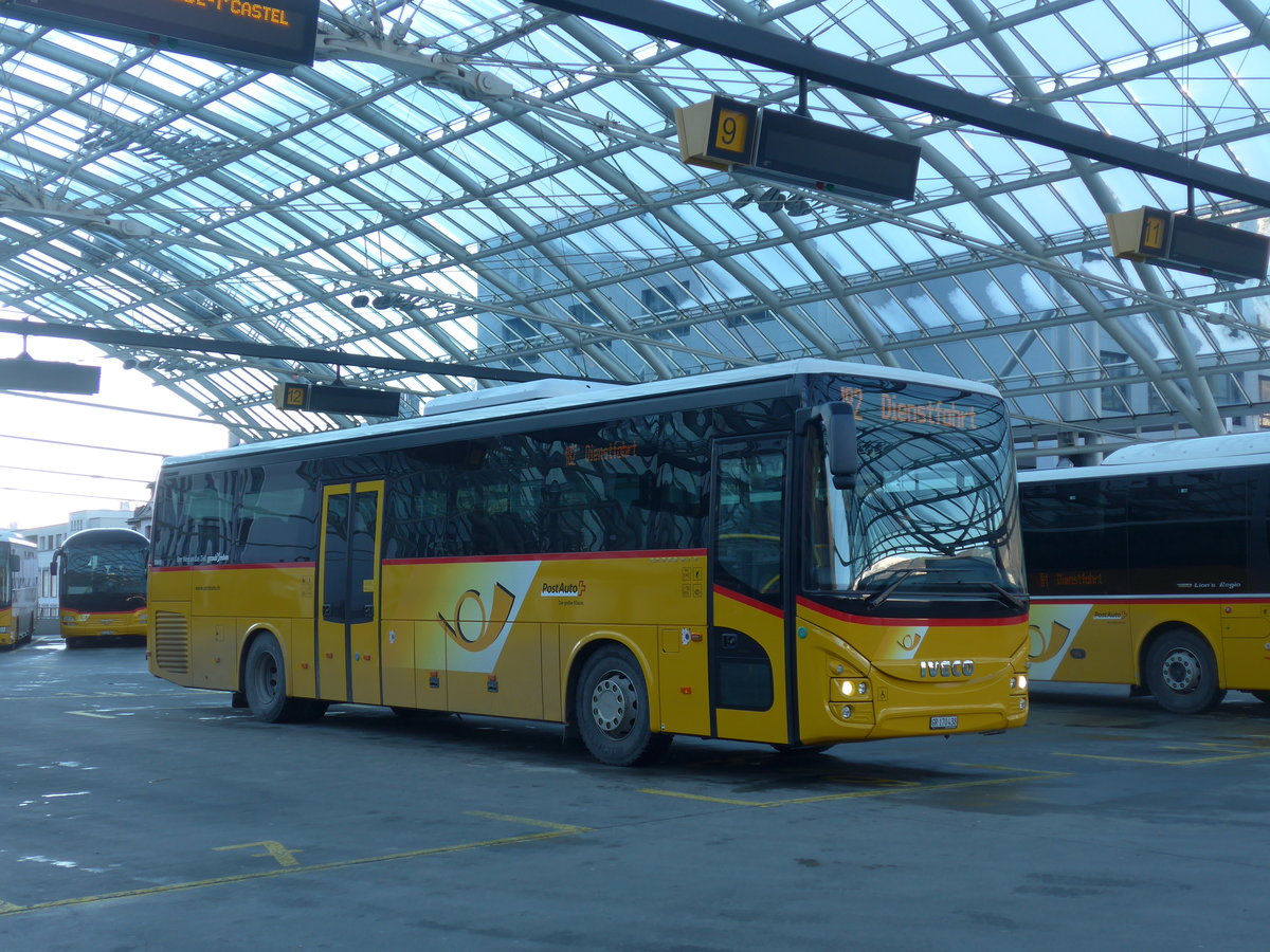 (200'309) - PostAuto Graub�nden - GR 170'438 - Iveco am 26. Dezember 2018 in Chur, Postautostation