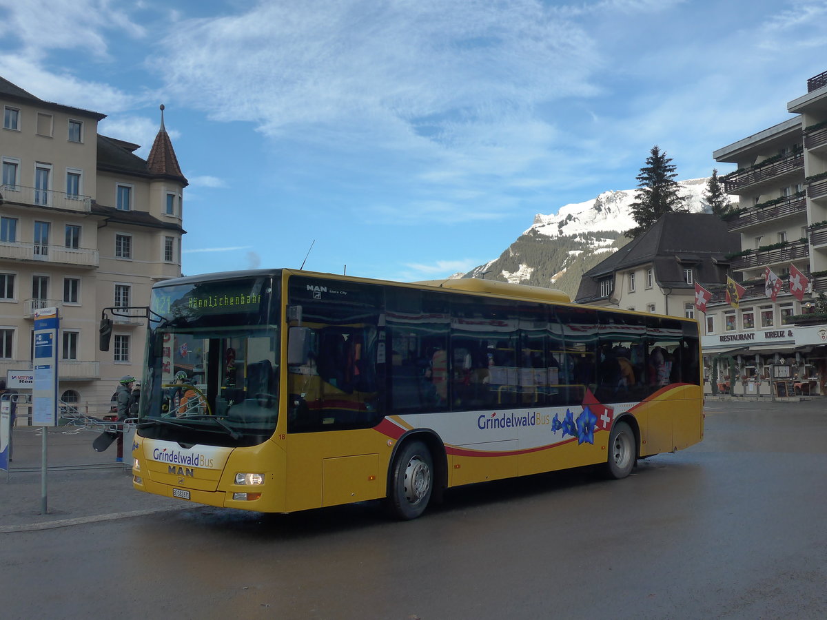 (200'482) - AVG Grindelwald - Nr. 18/BE 382'871 - MAN/G�ppel am 1. Januar 2019 beim Bahnhof Grindelwald