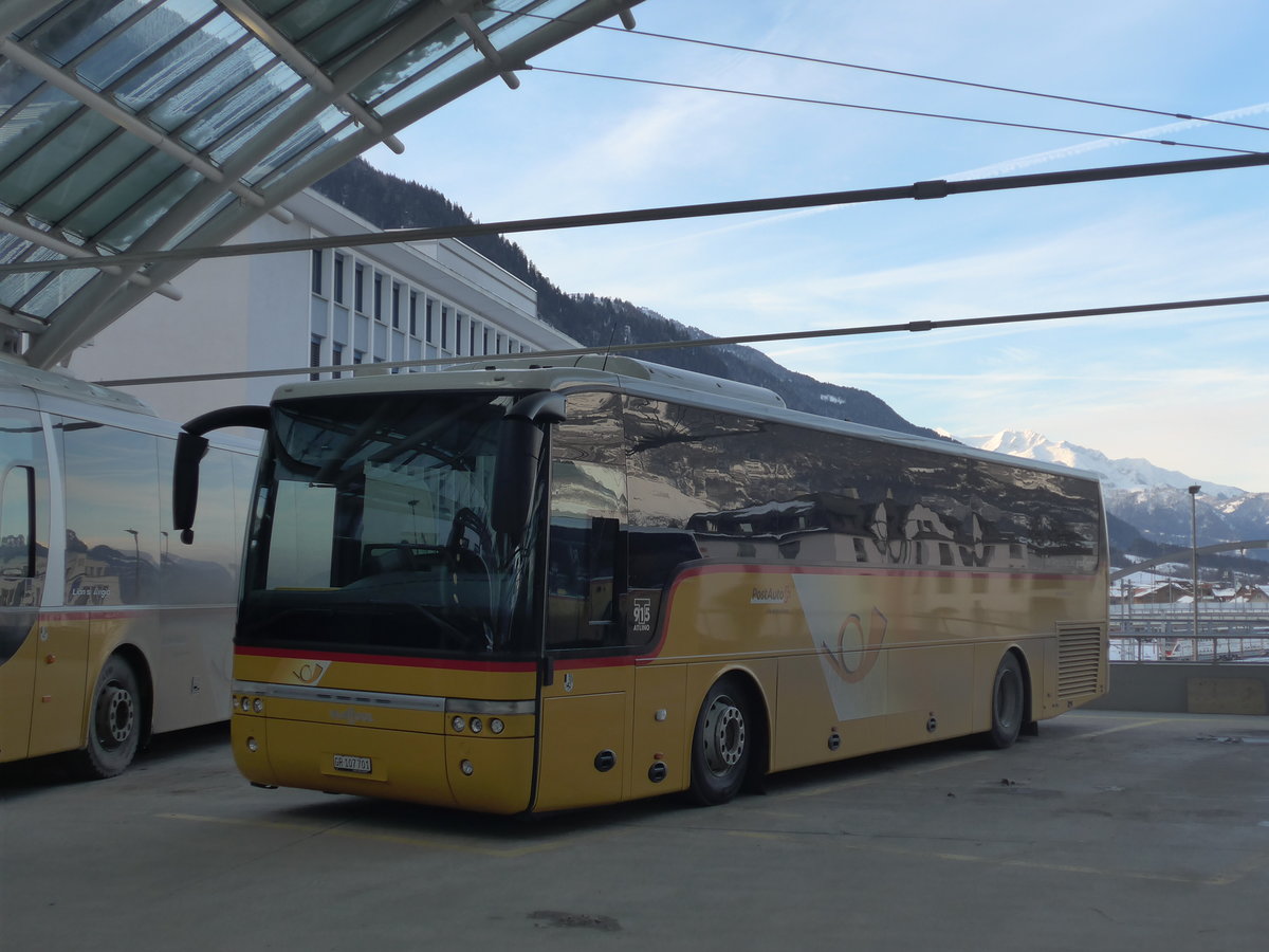 (201'211) - PostAuto Graub�nden - GR 107'701 - Van Hool am 19. Januar 2019 in Chur, Postautostation