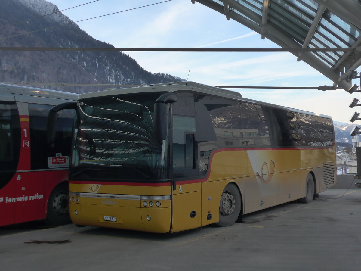 (201'216) - PostAuto Graub�nden - GR 107'702 - Van Hool am 19. Januar 2019 in Chur, Postautostation