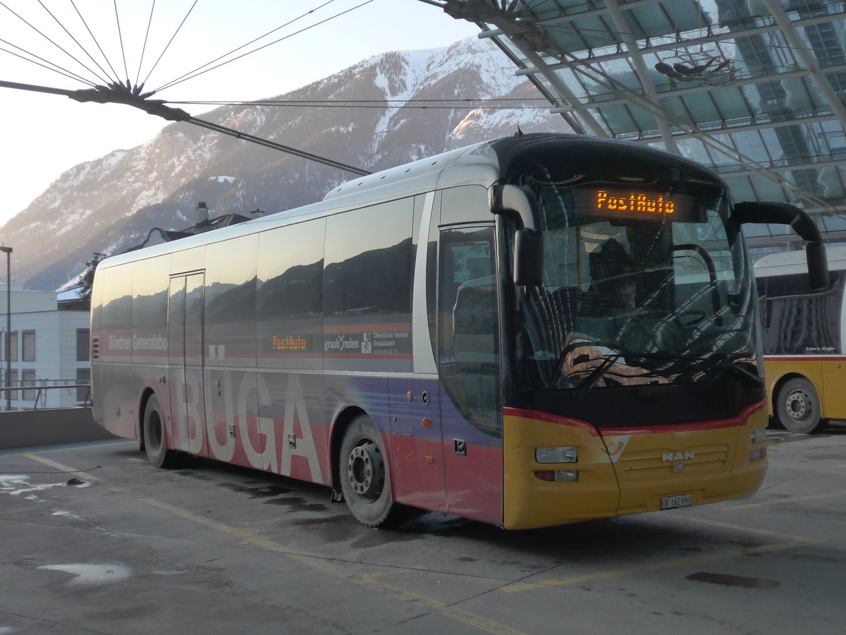 (201'308) - PostAuto Graub�nden - GR 162'990 - MAN am 19. Januar 2019 in Chur, Postautostation