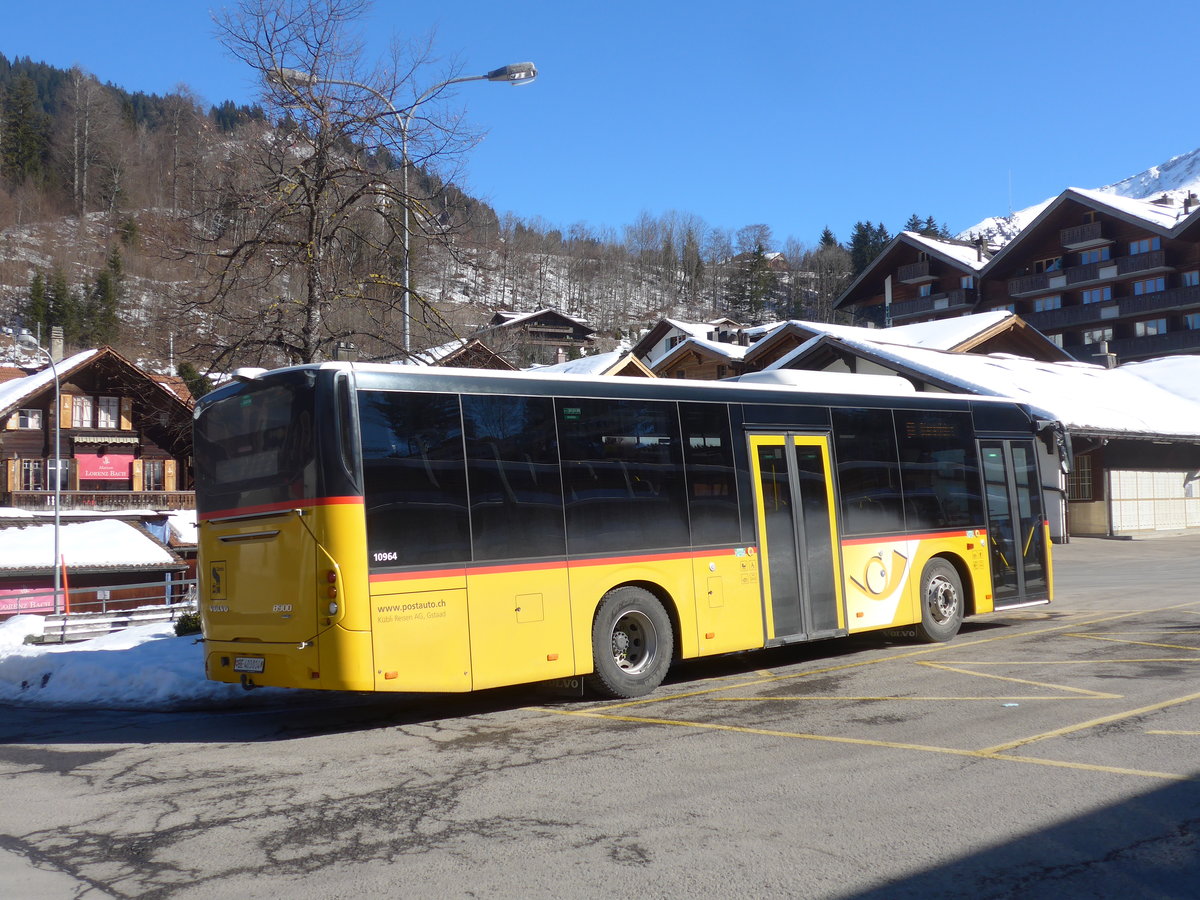 (201'687) - K�bli, Gstaad - BE 403'014 - Volvo am 17. Februar 2019 beim Bahnhof Gstaad