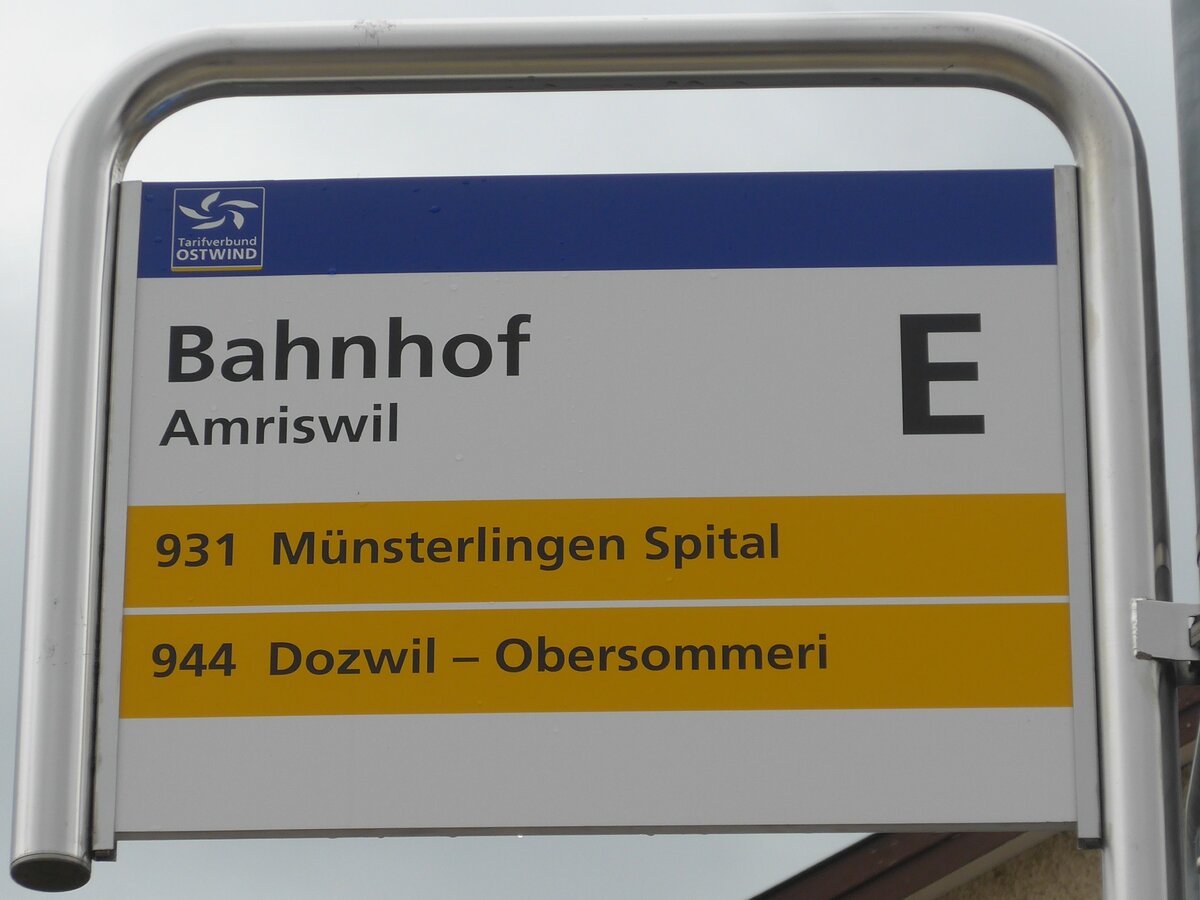 (201'974) - PostAuto-Haltestellenschild - Amriswil, Bahnhof - am 4. M�rz 2019