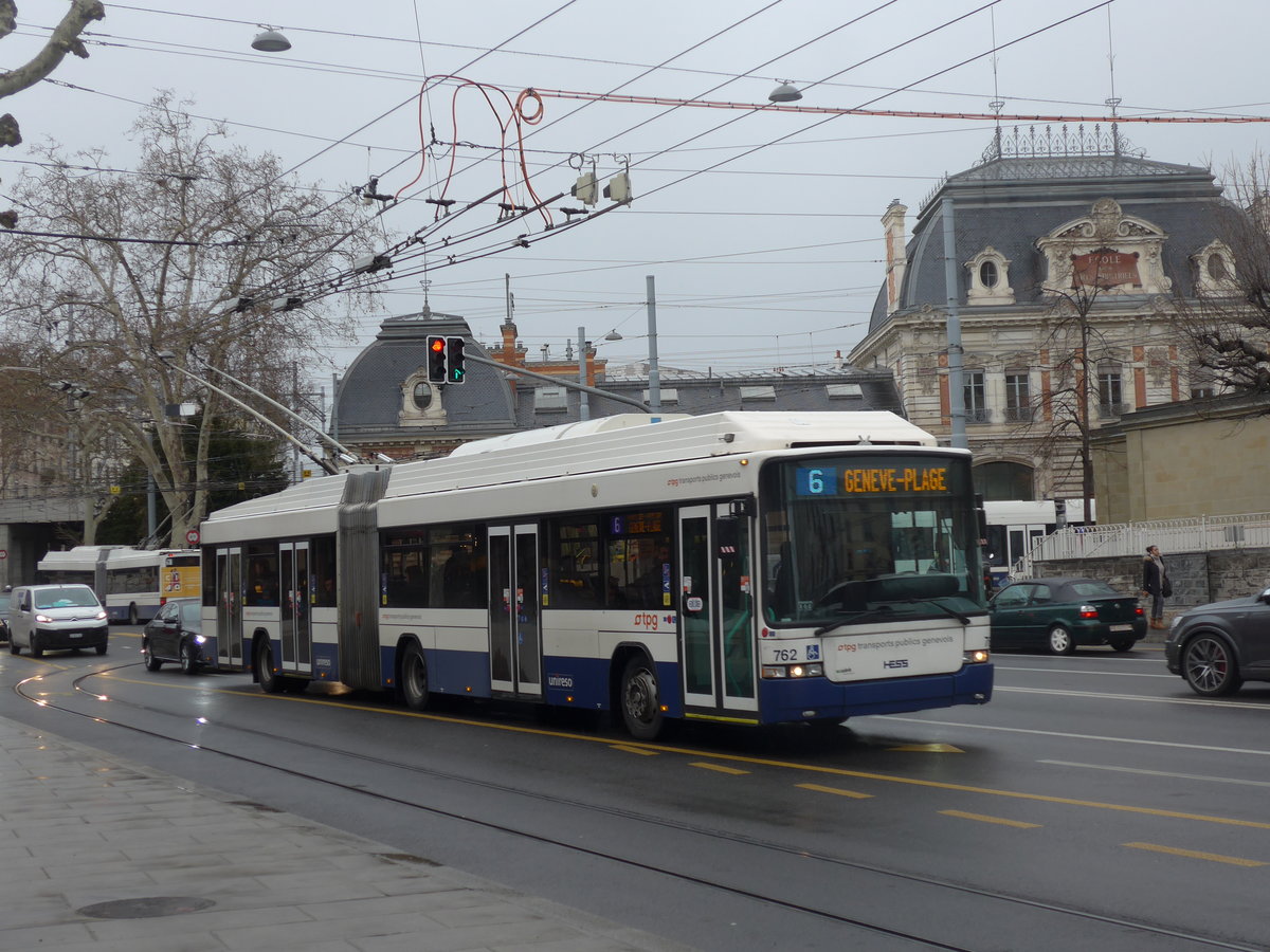 (202'208) - TPG Gen�ve - Nr. 762 - Hess/Hess Gelenktrolleybus am 11. M�rz 2019 in Gen�ve, Place des Vingt-Deux-Cantons