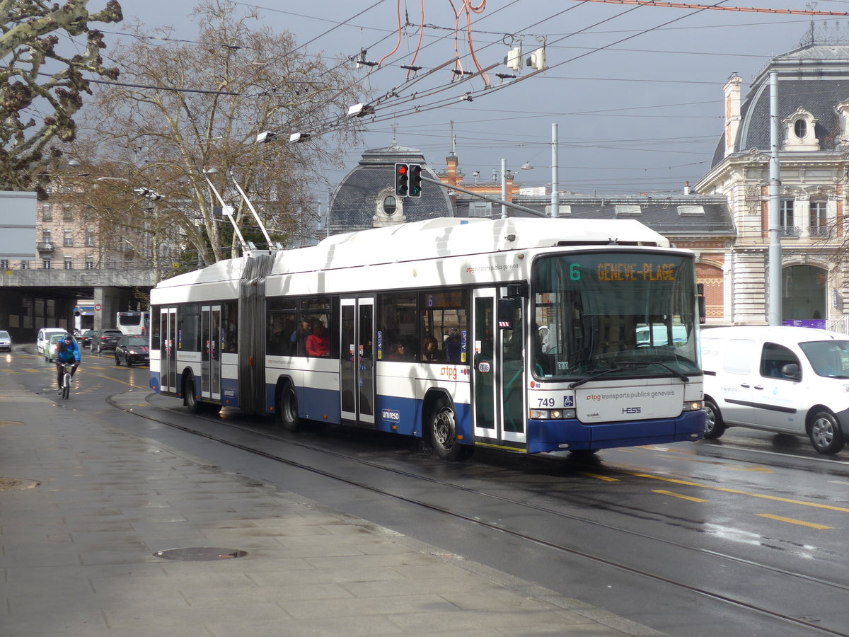 (202'239) - TPG Gen�ve - Nr. 749 - Hess/Hess Gelenktrolleybus am 11. M�rz 2019 in Gen�ve, Place des Vingt-Deux-Cantons