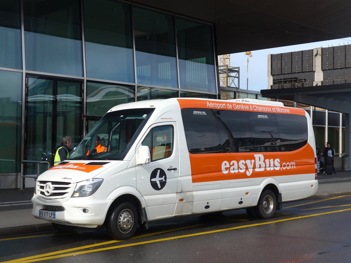 (202'284) - EasyBus - FB 317 LP - Mercedes am 11. M�rz 2019 in Gen�ve, A�roport