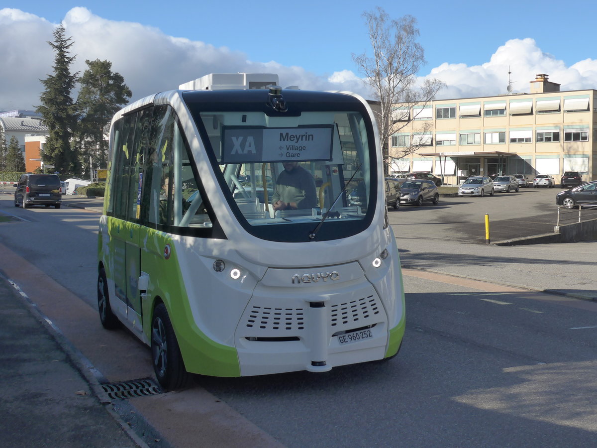 (202'308) - TPG Gen�ve - GE 960'252 - Navya am 11. M�rz 2019 beim Bahnhof Meyrin