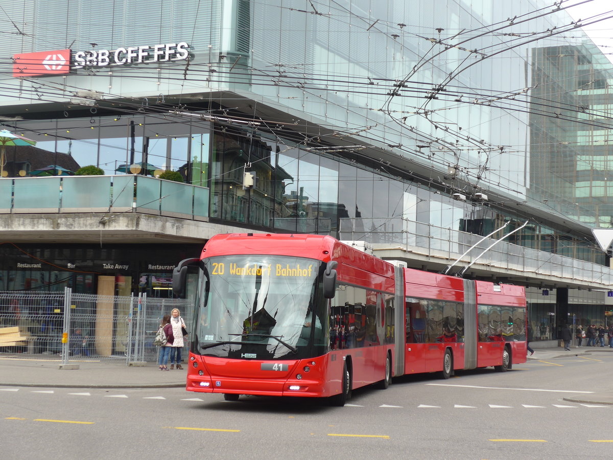 (202'359) - Bernmobil, Bern - Nr. 41 - Hess/Hess Doppelgelenktrolleybus am 12. M�rz 2019 beim Bahnhof Bern