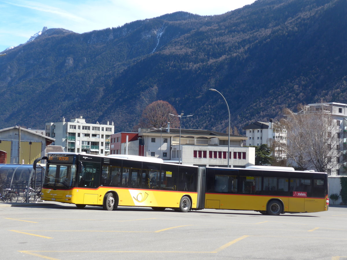 (202'398) - Buchard, Leytron - VS 104'346 - MAN (ex Nr. 60) am 16. M�rz 2019 beim Bahnhof Martigny