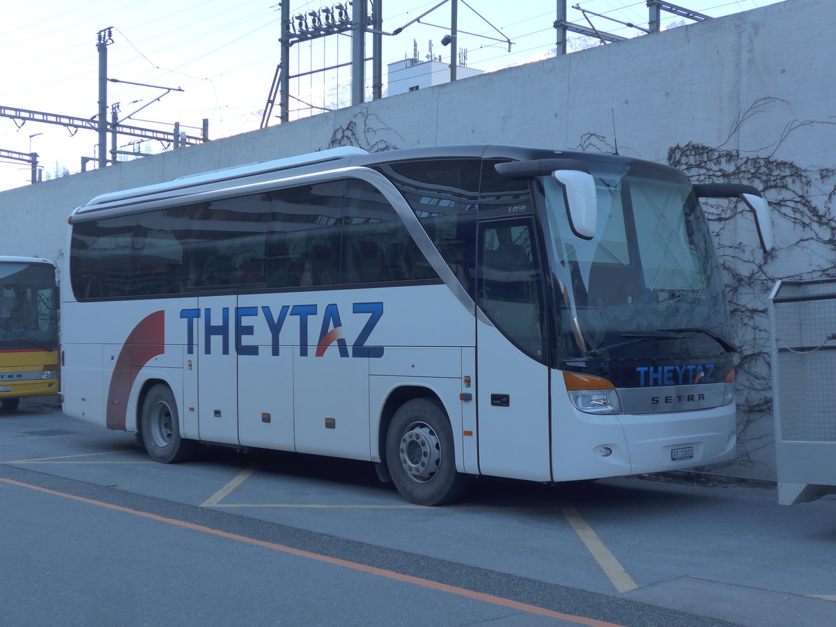 (202'433) - Theytaz, Sion - VS 11'003 - Setra am 16. M�rz 2019 beim Bahnhof Visp