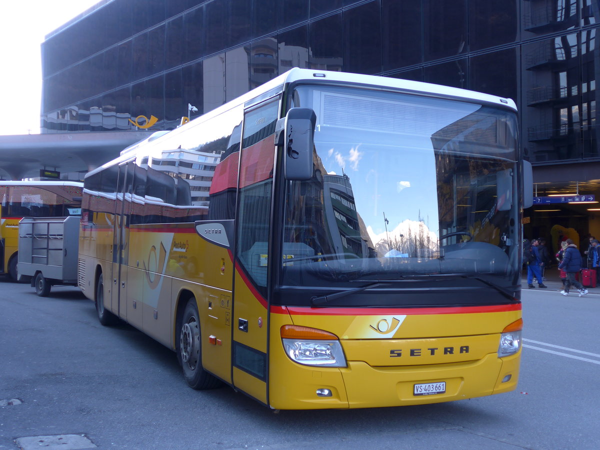 (202'437) - PostAuto Wallis - VS 403'661 - Setra am 16. M�rz 2019 beim Bahnhof Visp