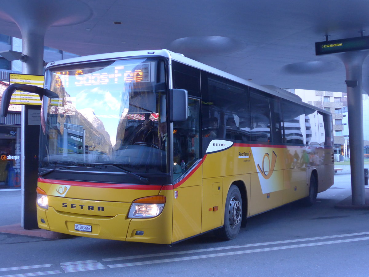 (202'443) - PostAuto Wallis - VS 403'662 - Setra am 16. M�rz 2019 beim Bahnhof Visp