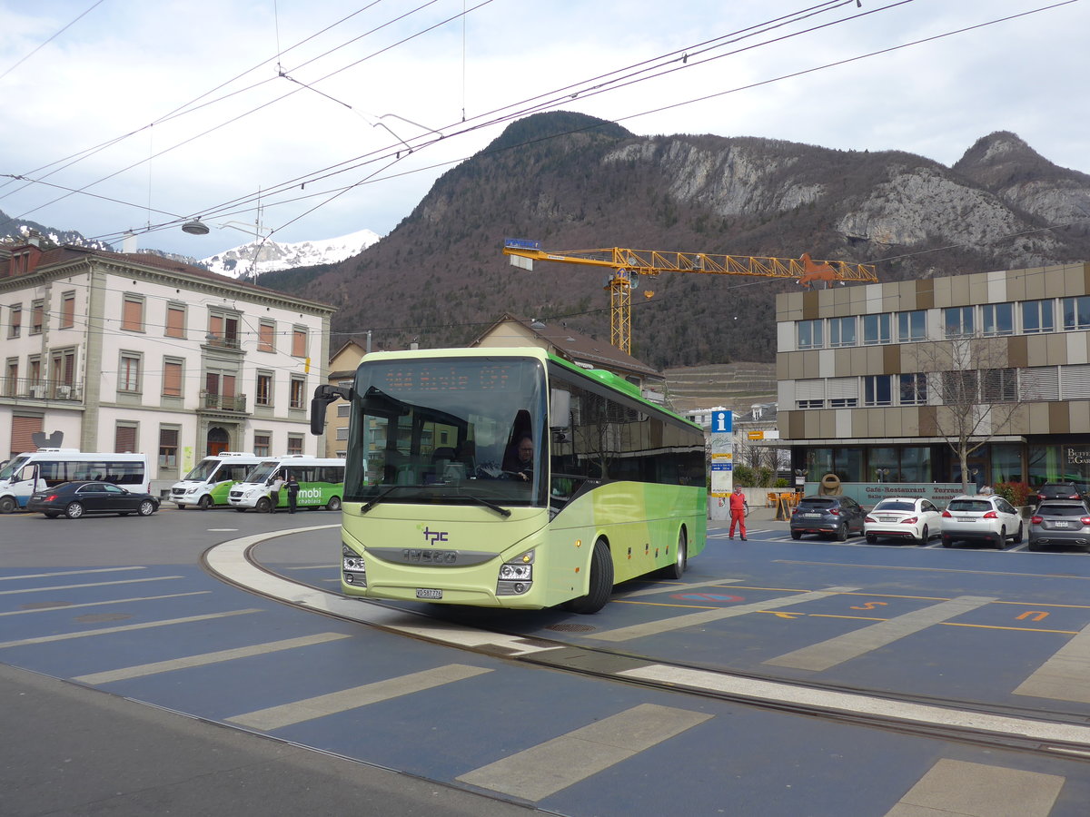 (202'448) - TPC Aigle - Nr. 13/VD 587'776 - Iveco am 17. M�rz 2019 beim Bahnhof Aigle