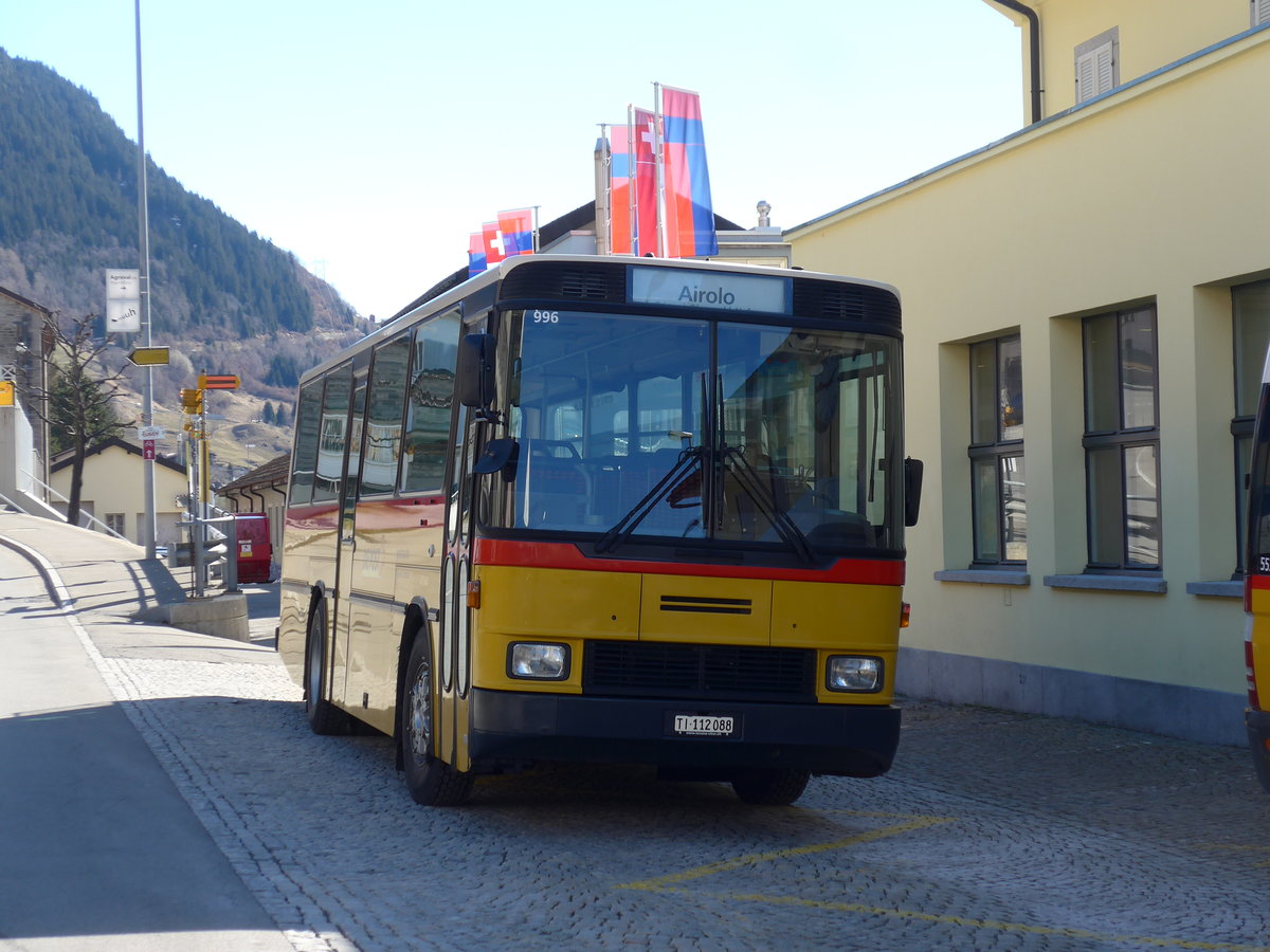 (202'524) - Marchetti, Airolo - TI 112'088 - NAW/Hess (ex PostAuto Bern; ex AVG Meiringen Nr. 66; ex P 24'452) am 19. M�rz 2019 beim Bahnhof Airolo