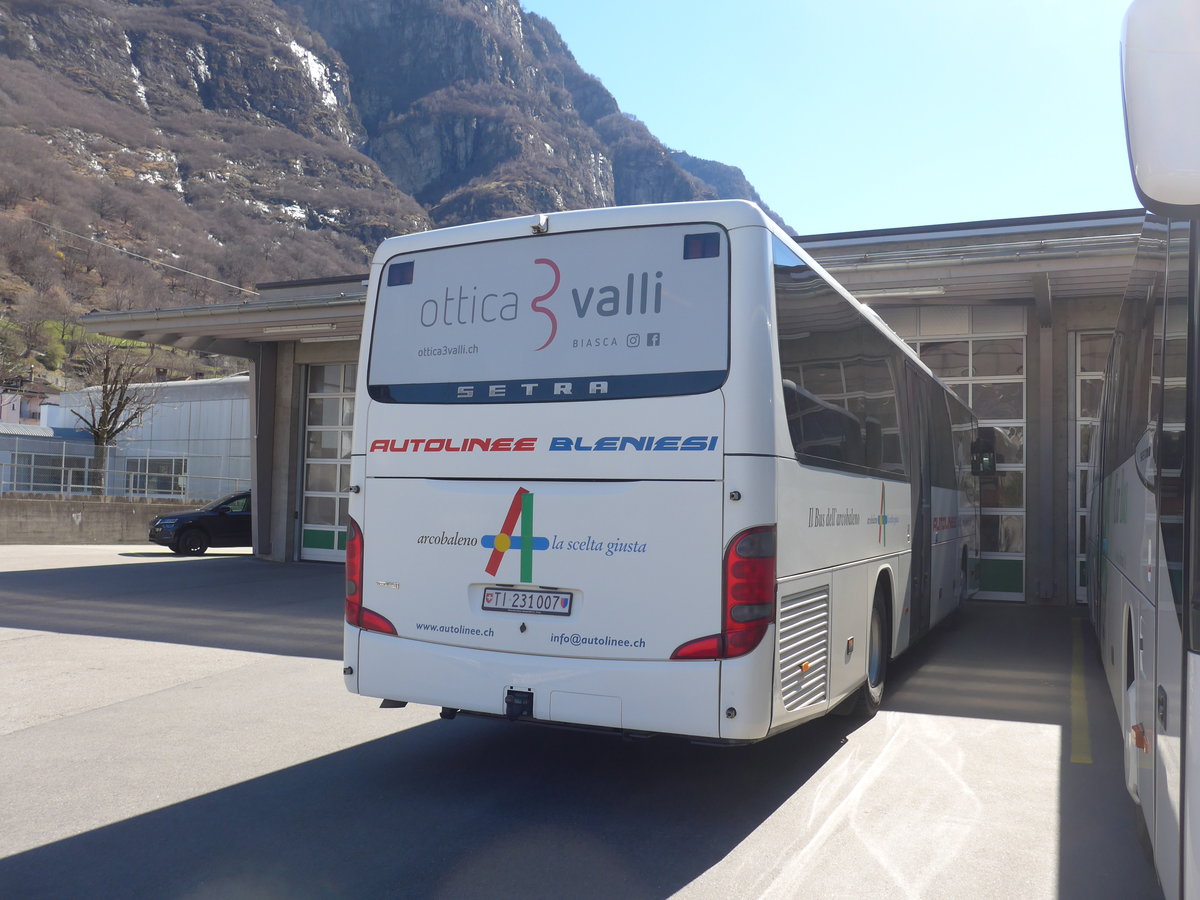 (202'563) - ABl Biasca - Nr. 7/TI 231'007 - Setra am 19. M�rz 2019 in Biasca, Garage