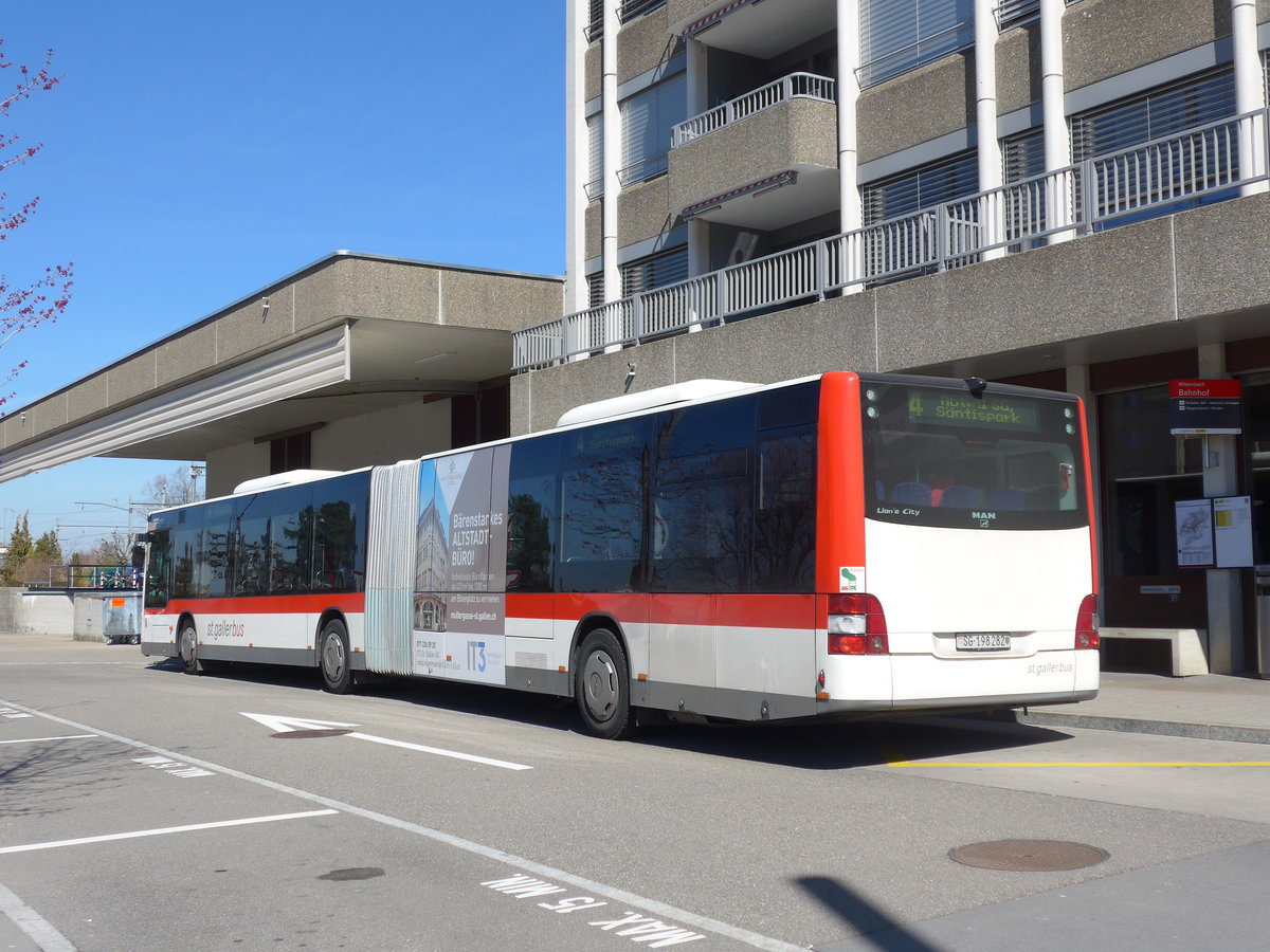(202'704) - St. Gallerbus, St. Gallen - Nr. 282/SG 198'282 - MAN am 21. M�rz 2019 beim Bahnhof Wittenbach