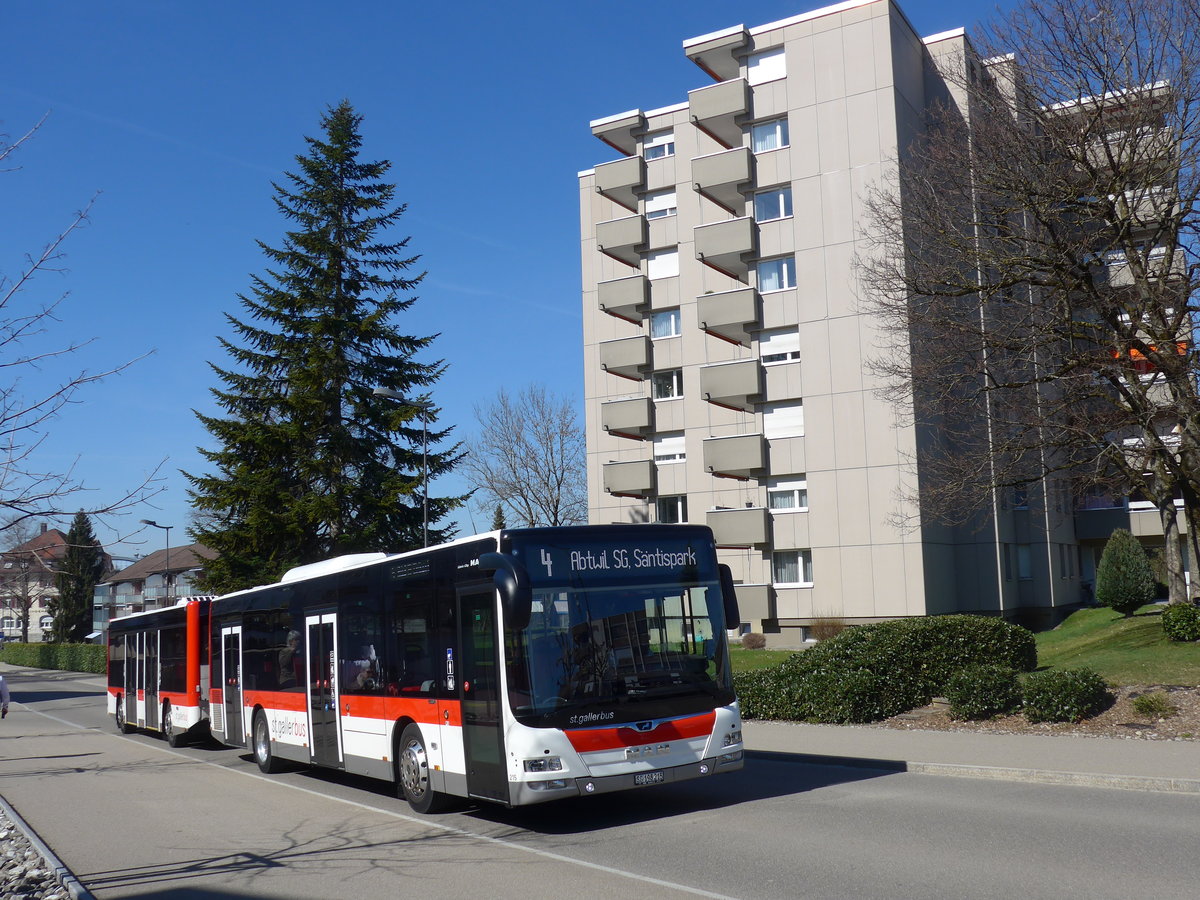 (202'719) - St. Gallerbus, St. Gallen - Nr. 215/SG 198'215 - MAN am 21. M�rz 2019 beim Bahnhof Wittenbach