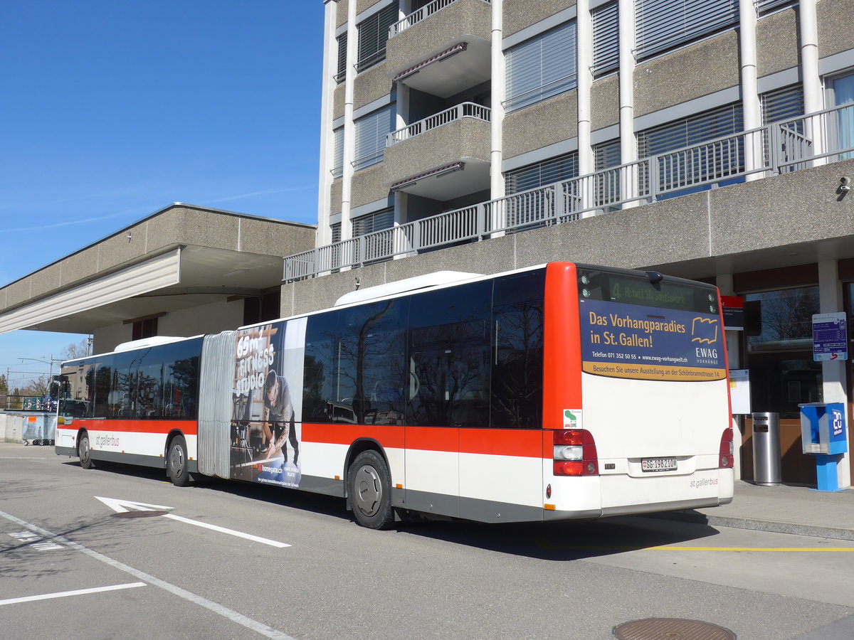 (202'725) - St. Gallerbus, St. Gallen - Nr. 210/SG 198'210 - MAN am 21. M�rz 2019 beim Bahnhof Wittenbach