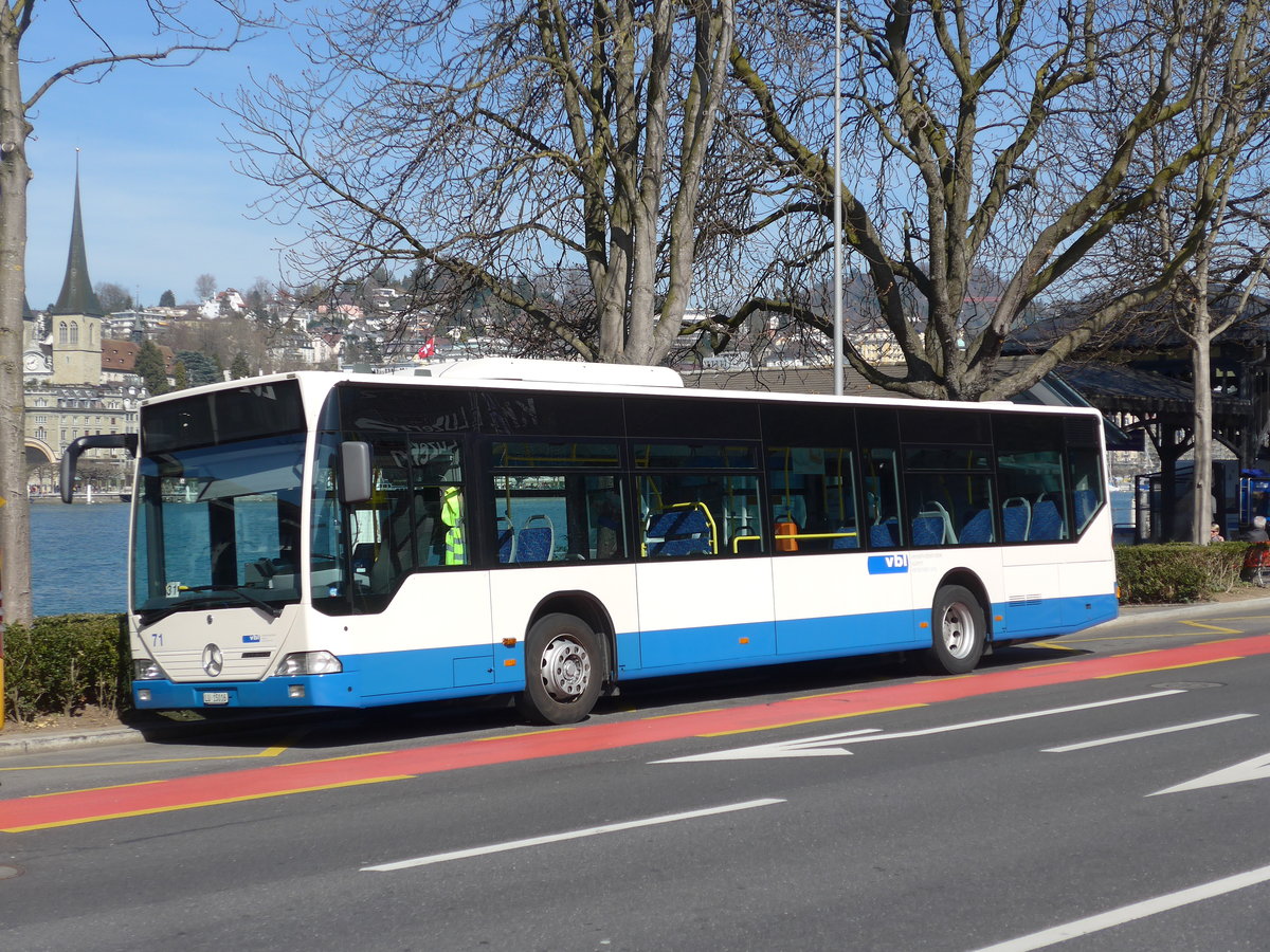 (202'855) - VBL Luzern - Nr. 71/LU 15'016 - Mercedes am 22. M�rz 2019 beim Bahnhof Luzern