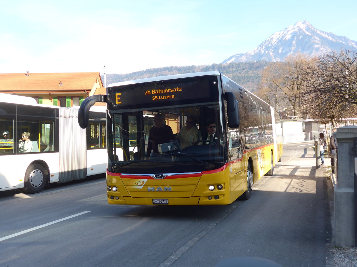 (202'887) - PostAuto Z�rich - Nr. 361/ZH 780'779 - MAN am 22. M�rz 2019 beim Bahnhof Alpnachstad