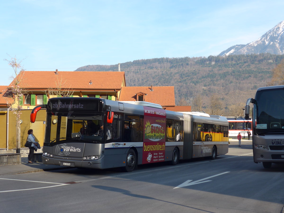 (202'895) - AAGR Rothenburg - Nr. 5/LU 15'718 - Solaris am 22. M�rz 2019 beim Bahnhof Alpnachstad