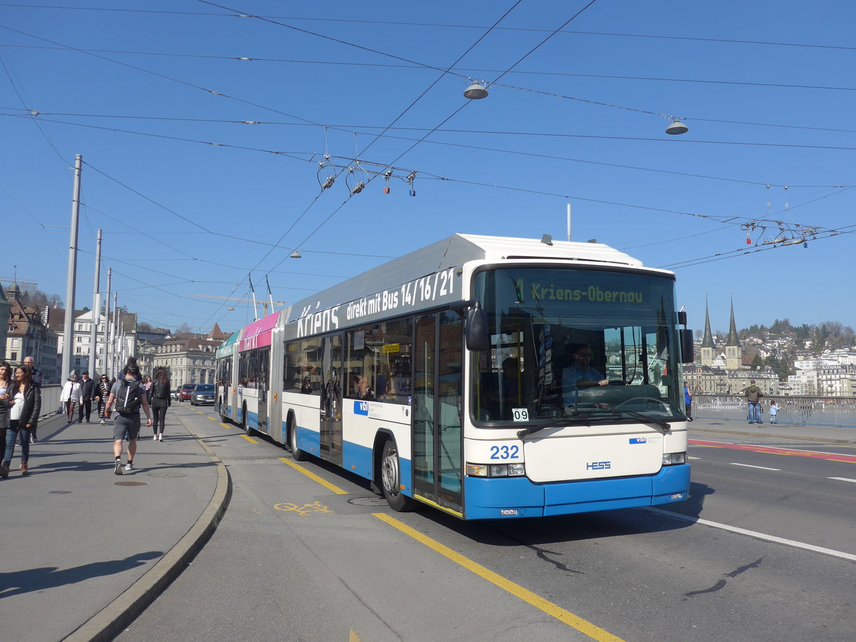 (203'037) - VBL Luzern - Nr. 232 - Hess/Hess Doppelgelenktrolleybus am 23. M�rz 2019 in Luzern, Bahnhofbr�cke