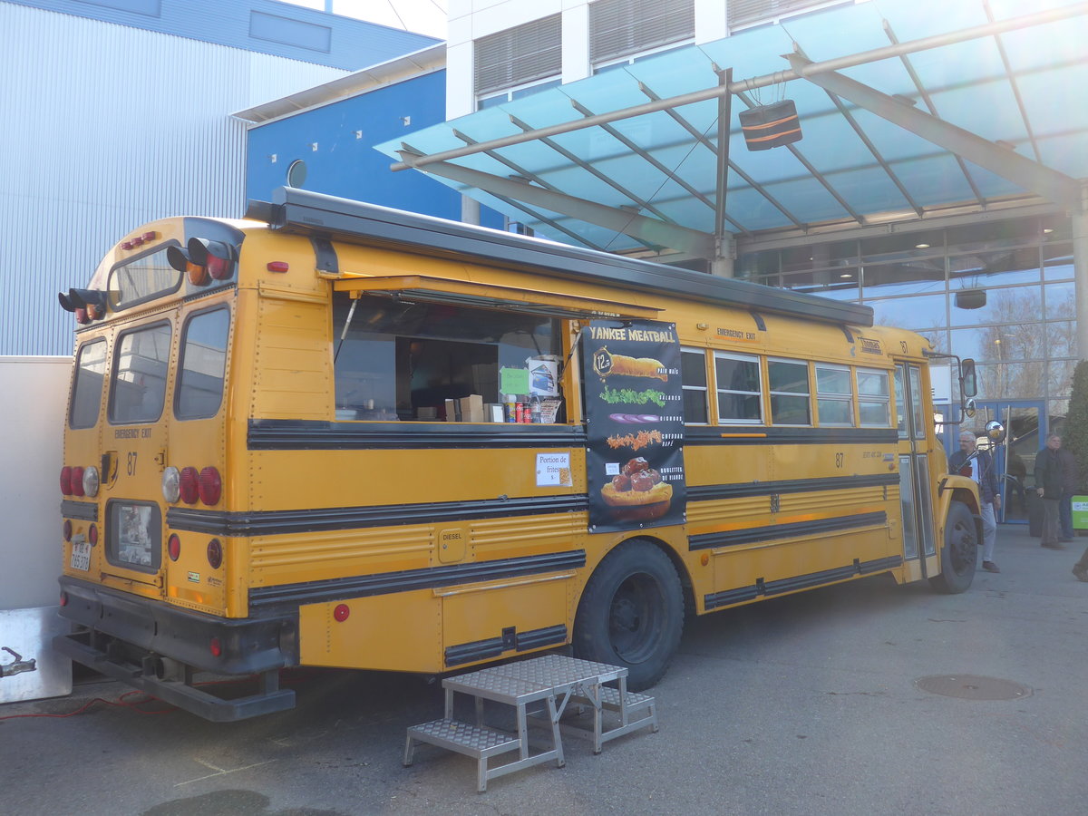 (203'125) - S'cool Boss, Th�nex - Nr. 87/GE 765'378 - Freightliner/Thomas (ex US-Schulbus) am 24. M�rz 2019 in Granges-Paccot, Forum-Fribourg