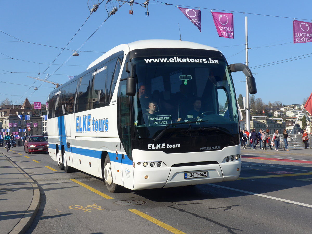 (203'364) - Aus Bosnien&Herzegowina: ELKE tours, Lukavac - E34-T-665 - Neoplan am 30. M�rz 2019 in Luzern, Bahnhofbr�cke