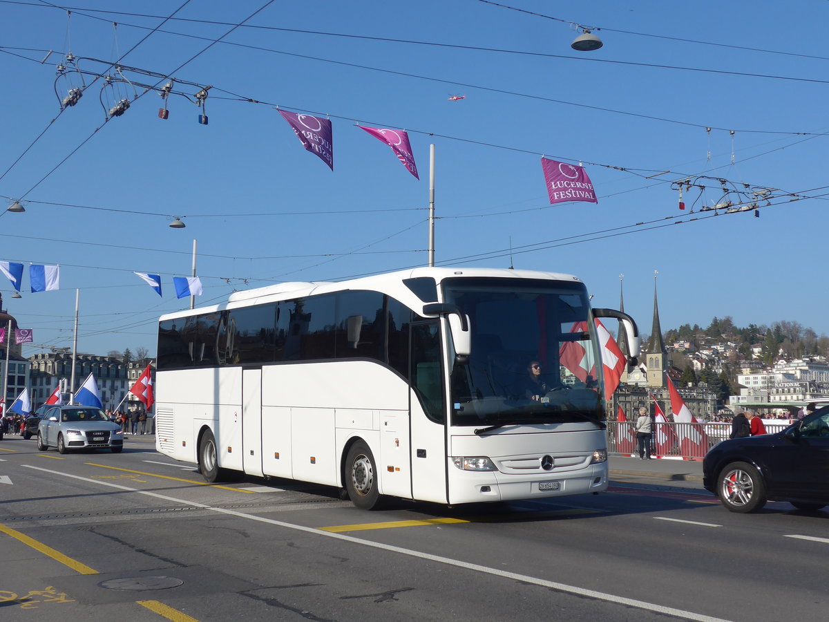 (203'377) - Burkhard, Uster - ZH 654'390 - Mercedes am 30. M�rz 2019 in Luzern, Bahnhofbr�cke