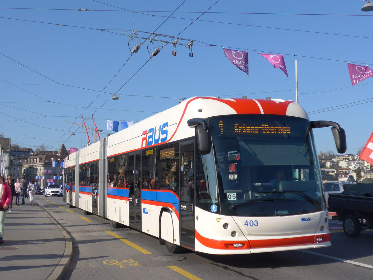 (203'379) - VBL Luzern - Nr. 403 - Hess/Hess Doppelgelenktrolleybus am 30. M�rz 2019 in Luzern, Bahnhofbr�cke