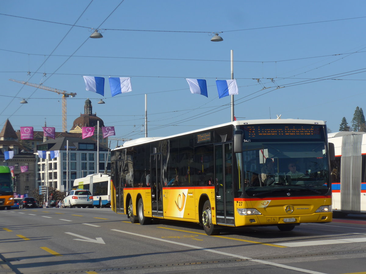 (203'392) - Bucheli, Kriens - Nr. 27/LU 15'711 - Mercedes am 30. M�rz 2019 in Luzern, Bahnhofbr�cke