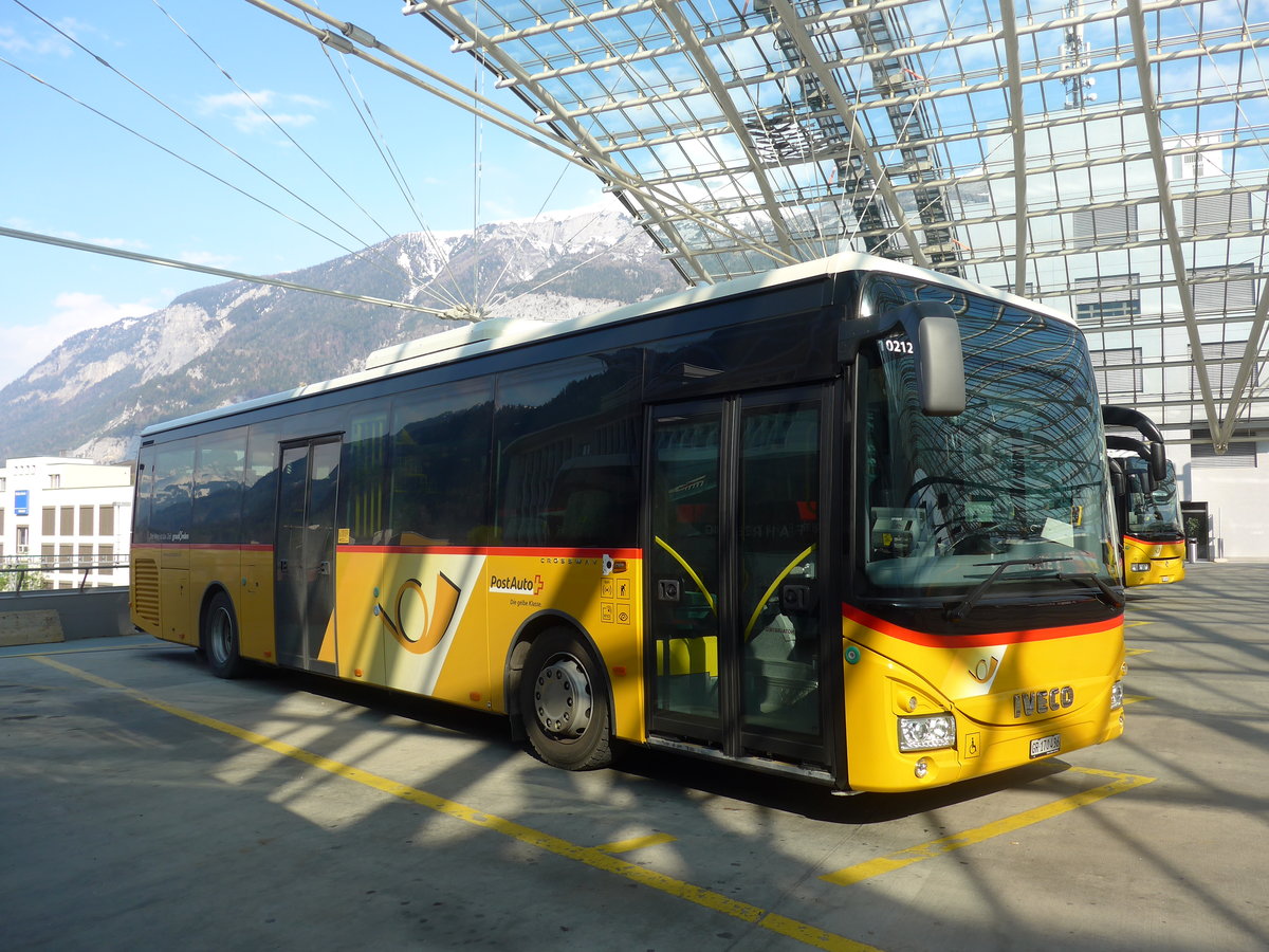 (203'804) - PostAuto Graub�nden - GR 170'436 - Iveco am 19. April 2019 in Chur, Postautostation