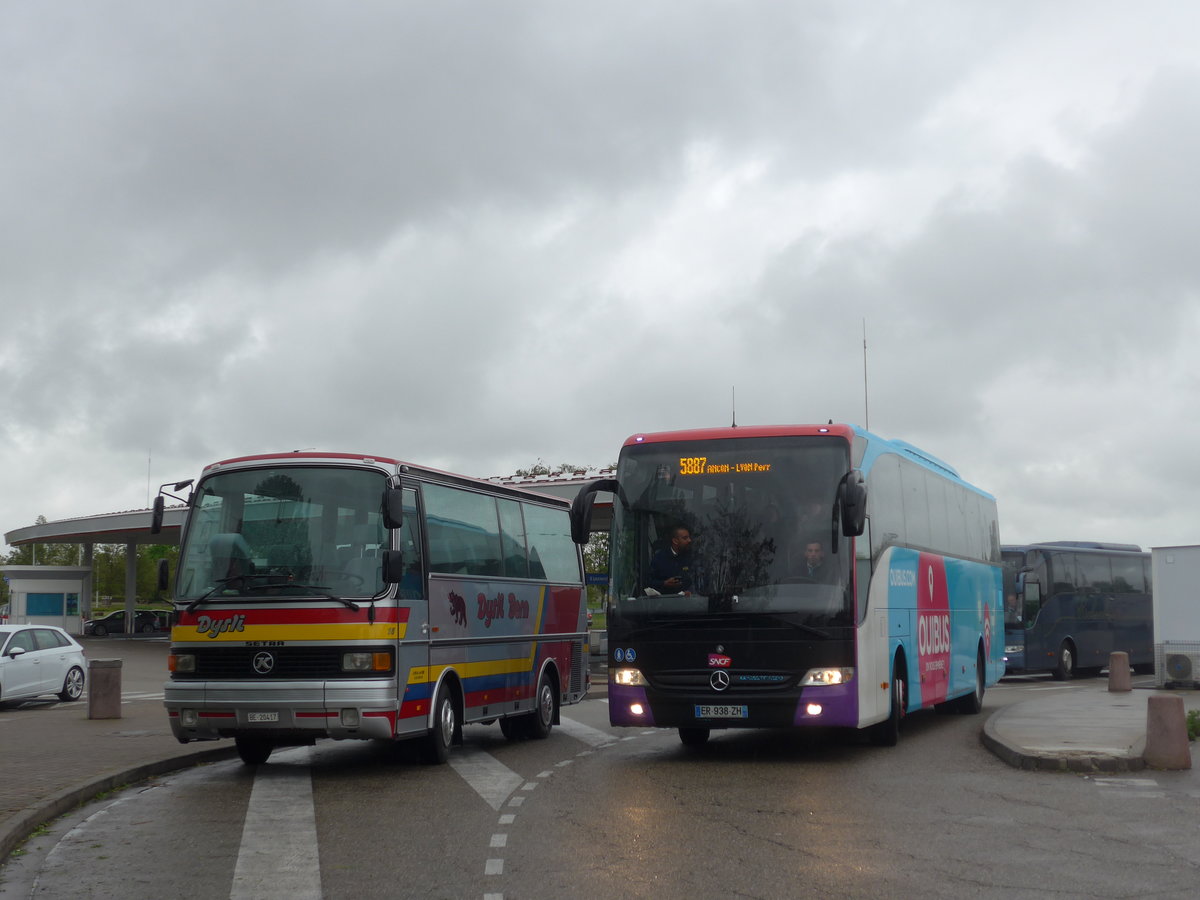 (203'920) - Aus der Schweiz: Dysli, Bern - Nr. 15/BE 20'417 - Setra (ex Auto-Transports, La C�te-aux-F�es) + Ouibus, Vitry-sur-Seine - ER 938 ZH - Mercedes am 26. April 2019 in Orschwiller, Rastst�tte