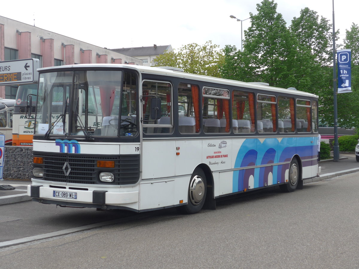 (203'967) - SECAM Mac�n (AAF) - Nr. 19/CX 089 WL - Renault am 26. April 2019 in Haguenau, Parkplatz