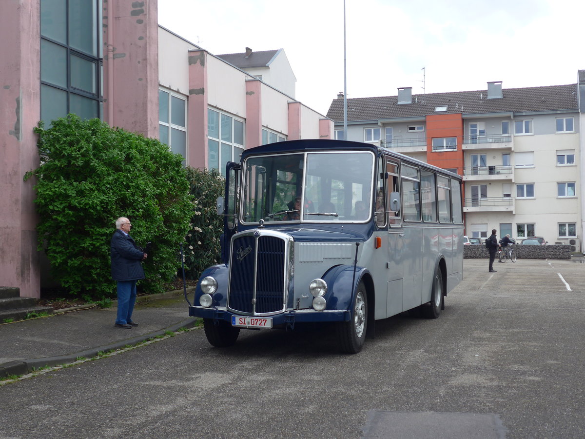 (203'980) - Aus Deutschland: Sch�ttler, Netphen - SI 0727 - Saurer/R&J (ex Braun, M�nster; ex M�ller, Neum�nster; ex Sol�r+Fontana, CH-Ilanz Nr. 14; ex Christell, CH-Falera) am 26. April 2019 in Haguenau, Parkplatz