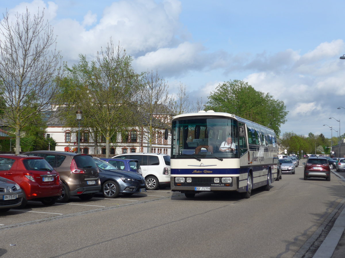 (204'069) - Aus Deutschland: Anders, M�nchen - DGF-TI 77H - Neoplan am 26. April 2019 in Haguenau, Parkplatz