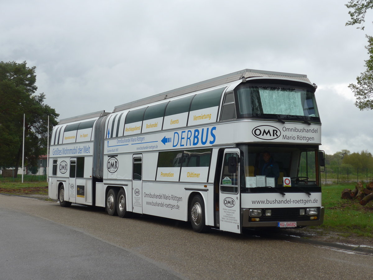(204'373) - Aus Deutschland: R�ttgen, Untersteinach - KU 06'082 - Neoplan am 27. April 2019 in Wissembourg, AAF-Museum (1997: Gr�sstes Wohnmobil der Welt)