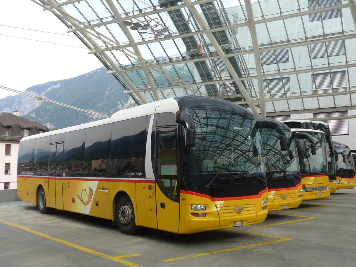 (206'188) - PostAuto Graub�nden - GR 162'982 - MAN am 9. Juni 2019 in Chur, Postautostation