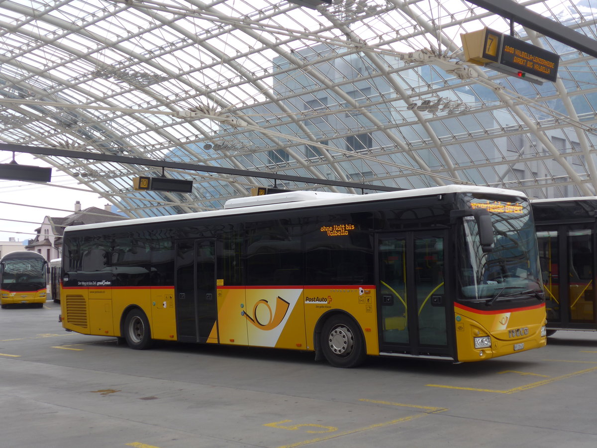 (206'207) - PostAuto Graub�nden - GR 170'431 - Iveco am 9. Juni 2019 in Chur, Postautostation