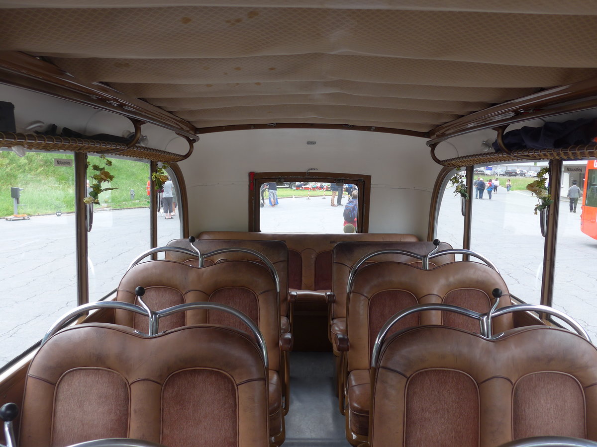 (206'376) - Hurter, M�nchaltdorf - ZH 84'998 - Berna/FHS (ex Volkart, Russikon; ex ASD Aigle; ex P 21'003) am 15. Juni 2019 in Engi, Garage AS (Innenaufnahme)