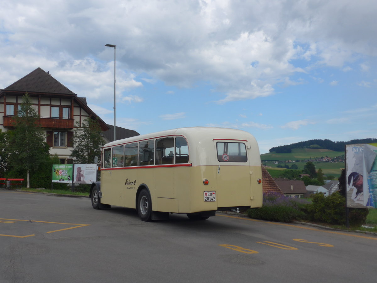 (207'443) - Steiner, Messen - SO 20'142 - Berna/Hess (ex B�rtschi, Biberen) am 7. Juli 2019 beim Bahnhof Biglen