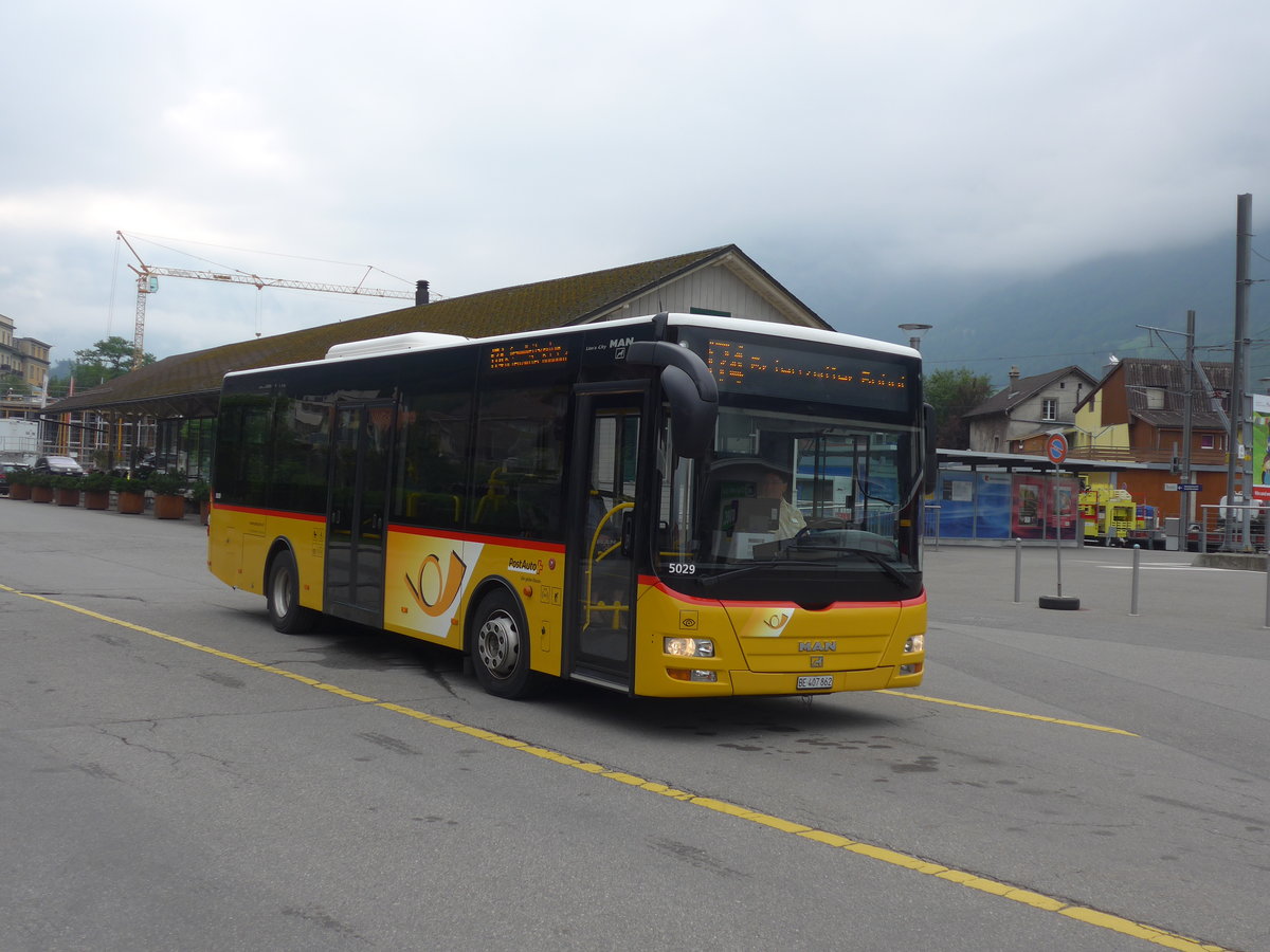 (207'658) - PostAuto Bern - BE 407'862 - MAN/G�ppel (ex AVG Meiringen Nr. 62) am 9. Juli 2019 in Meiringen, Postautostation