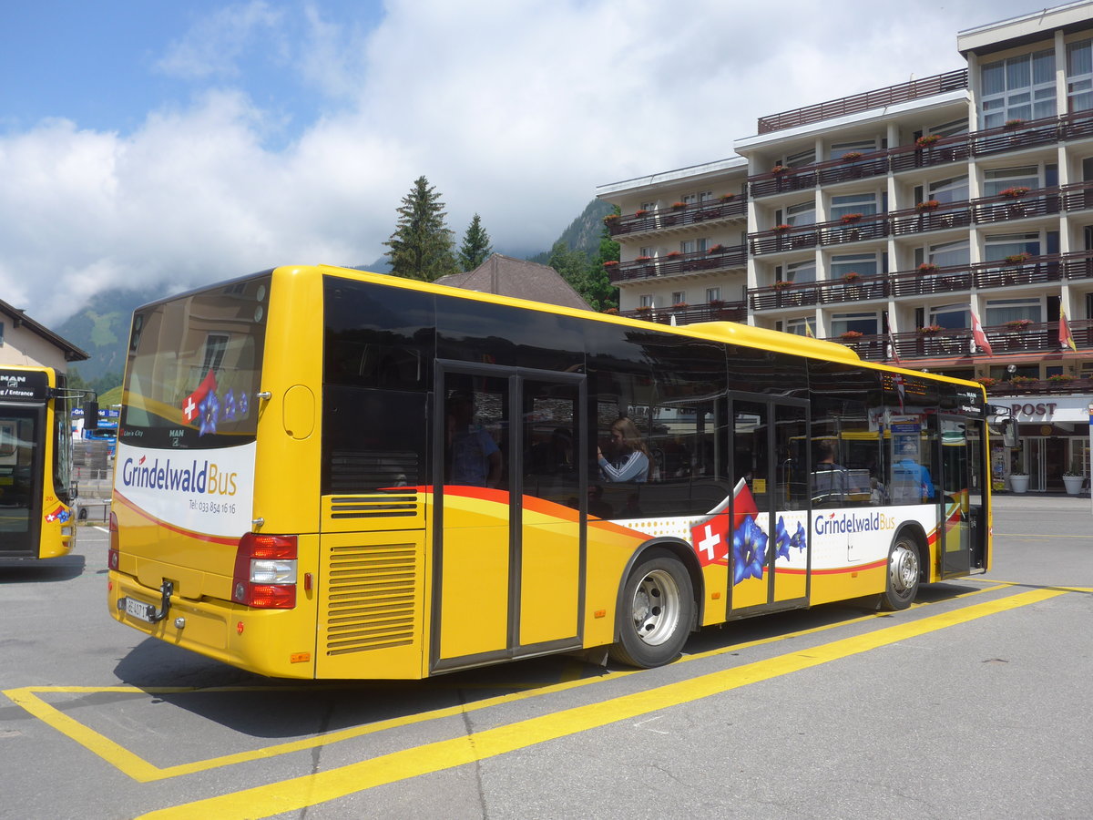 (207'694) - AVG Grindelwald - Nr. 13/BE 407'170 - MAN/G�ppel am 9. Juli 2019 beim Bahnhof Grindelwald