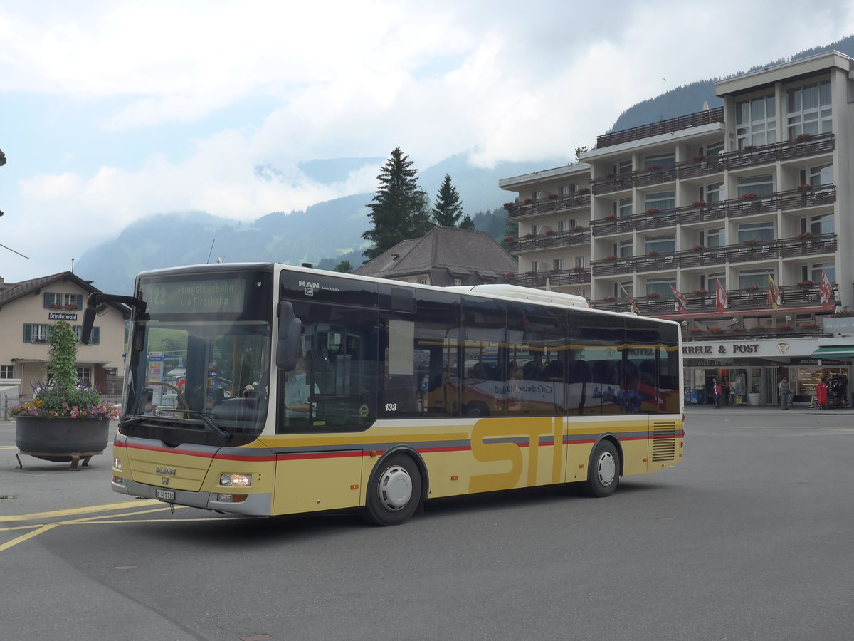 (207'761) - STI Thun - Nr. 133/BE 801'133 - MAN/G�ppel am 9. Juli 2019 beim Bahnhof Grindelwald (Einsatz AVG G.)