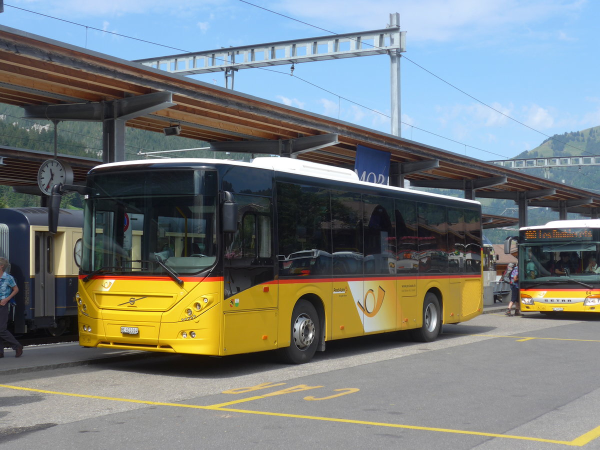 (208'503) - K�bli, Gstaad - BE 403'014 - Volvo am 5. August 2019 beim Bahnhof Gstaad